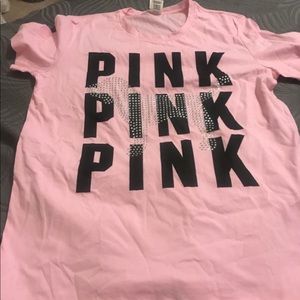 2 vs pink tees